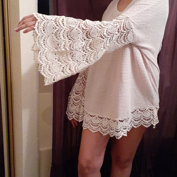 Top - Picture 2 of 2